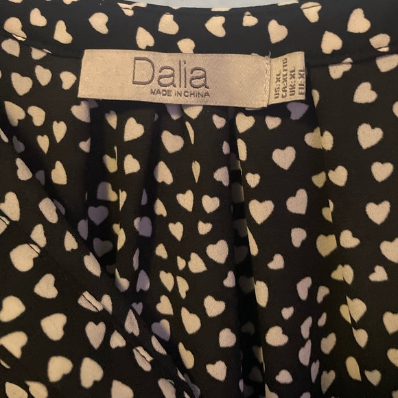 Dalia Heart Print Blouse Size XL - Picture 4 of 4